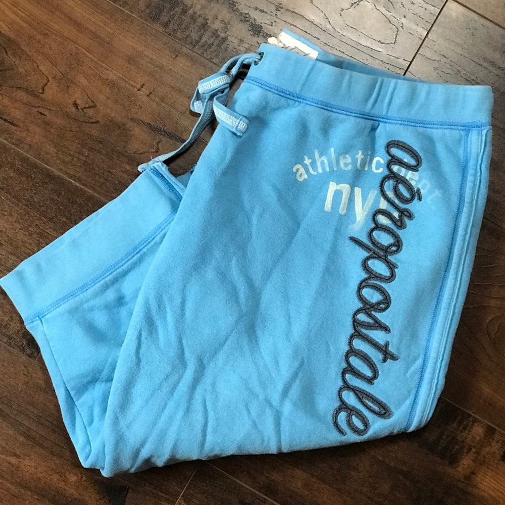 Aeropostale Juniors XL Cropped Capri Sweatpants!💙